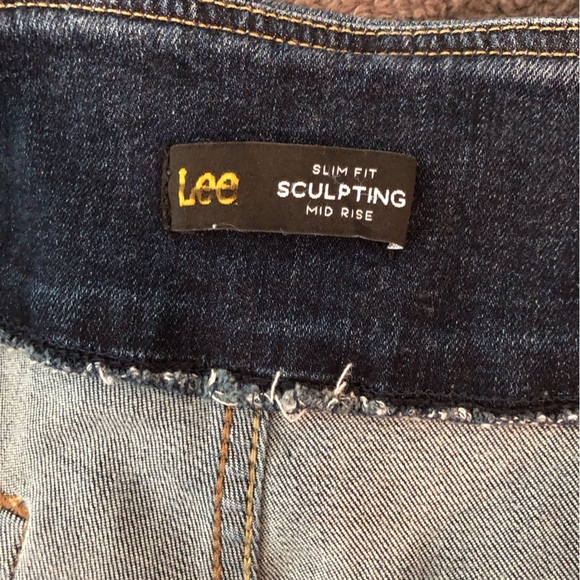 Lee Slim Fit Sculpting Mid Rise Sz 16 Denim Bermuda Shorts Pull On - Picture 3 of 4